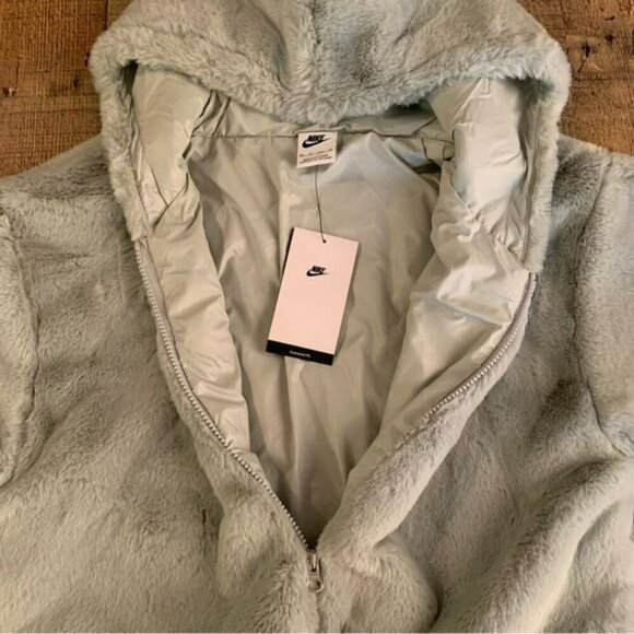 Nike womens size XS oversized faux fur full zip jacket -NWT - Picture 10 of 12